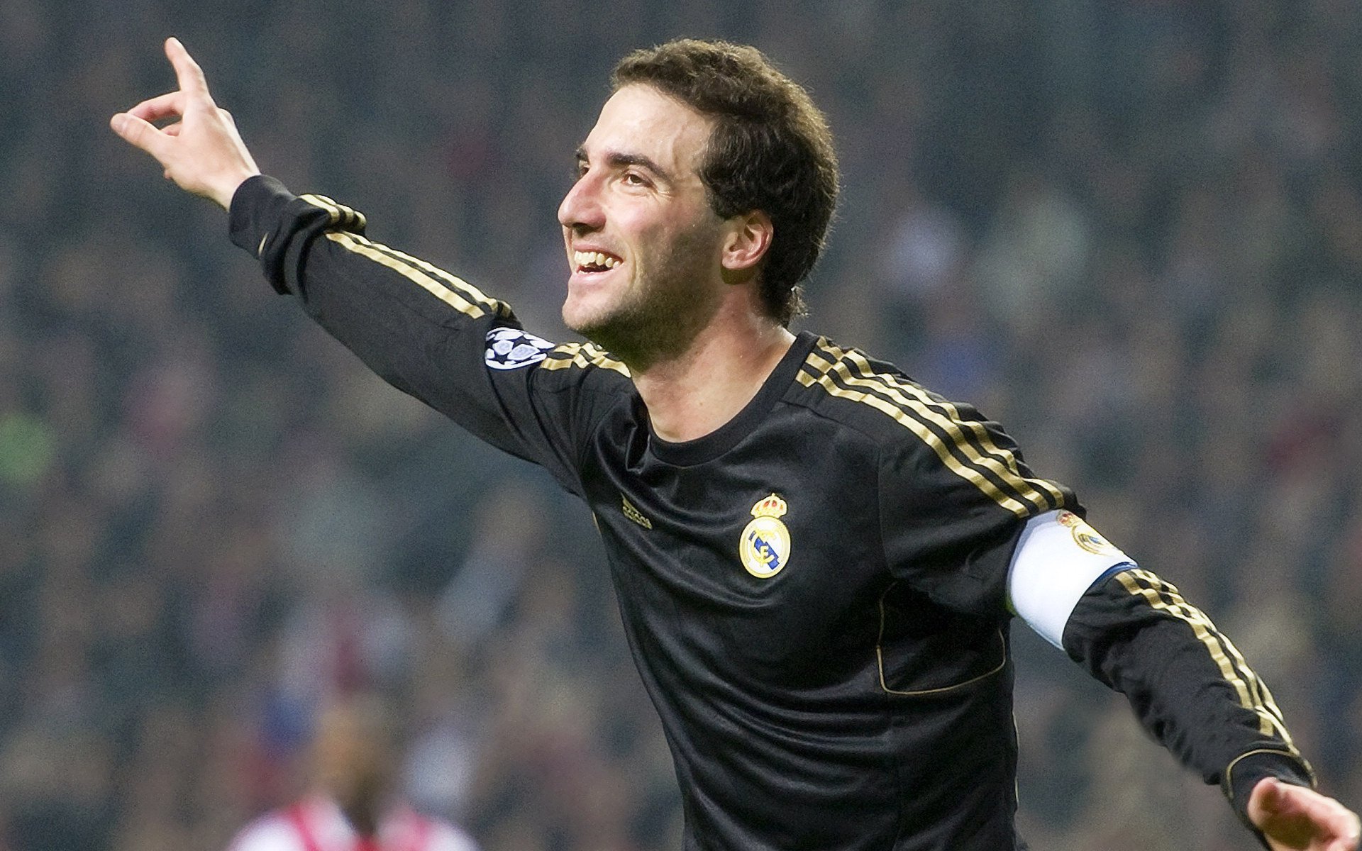 爱游戏体育（AYX）官方APP下载-新赛季赛程正式公布多项焦点对决引发媒体提前关注，新赛季比赛